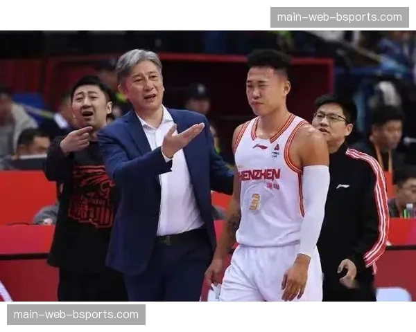 贺希宁持球大核打法成熟 深圳队进攻体系围绕其构建 贺希宁持球大核打法成熟 深圳队进攻体系围绕其构建