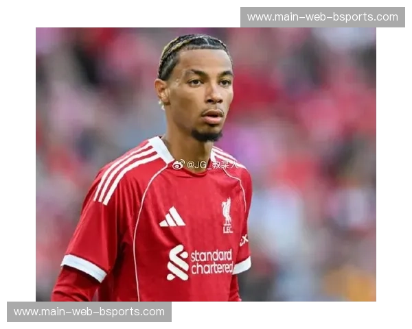 埃基蒂克坦言不后悔加盟红军 12场15球成锋线大腿